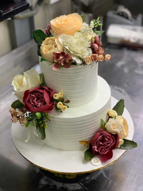 Premium-Wedding-Cake-Online