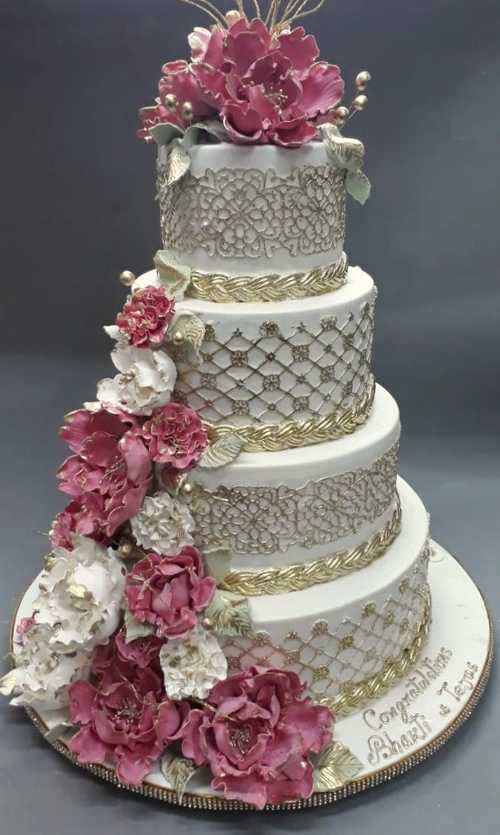 Pink-Luxury-Collection-Cake