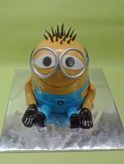 Minion-Theme-3D-Cake