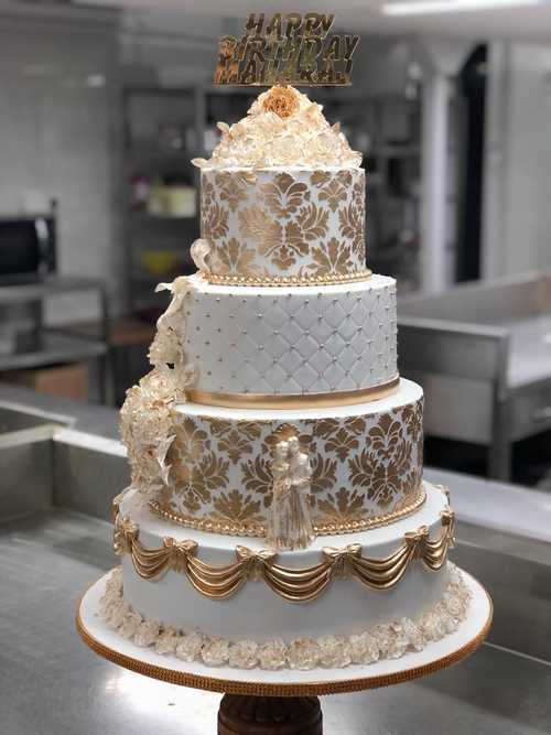 White-And-Golden-Luxury-Collection-Cakes