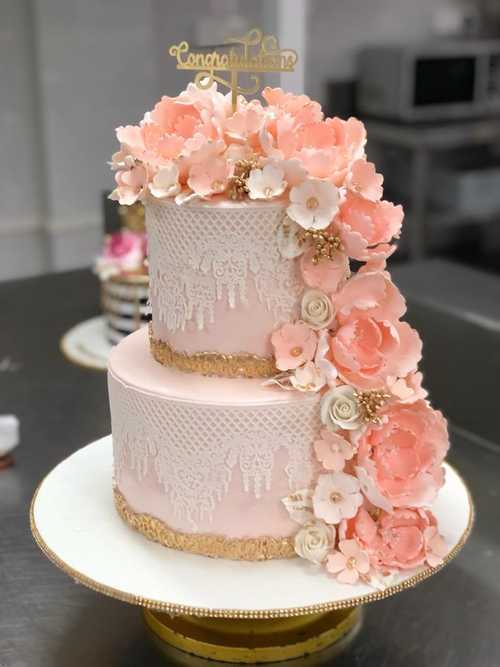 Beautiful Big Cake Cream Holiday Big Wedding Cake Stock Photo by ©khanfus  313315540