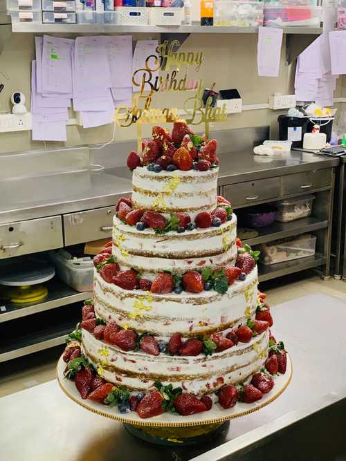 Floral-White-Wedding-Cake
