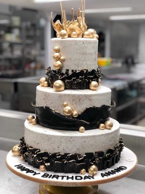 Custom Cakes