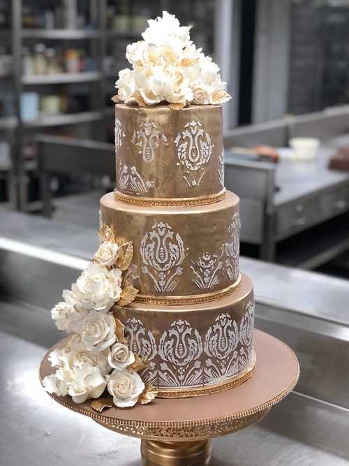 gold-floral-luxury-collection-cake