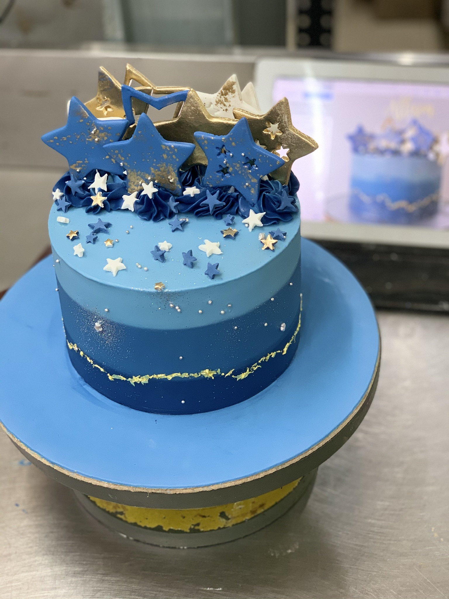 Cake Shop in Dwarka, Online Cake & Pastry Delivery - Bakeman Cakes