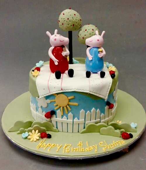 Peppa Pig Birthday Cake